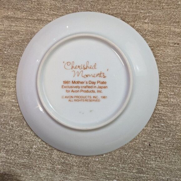 Vintage Avon 1981 Mothers Day Plate - Picture 2 of 2